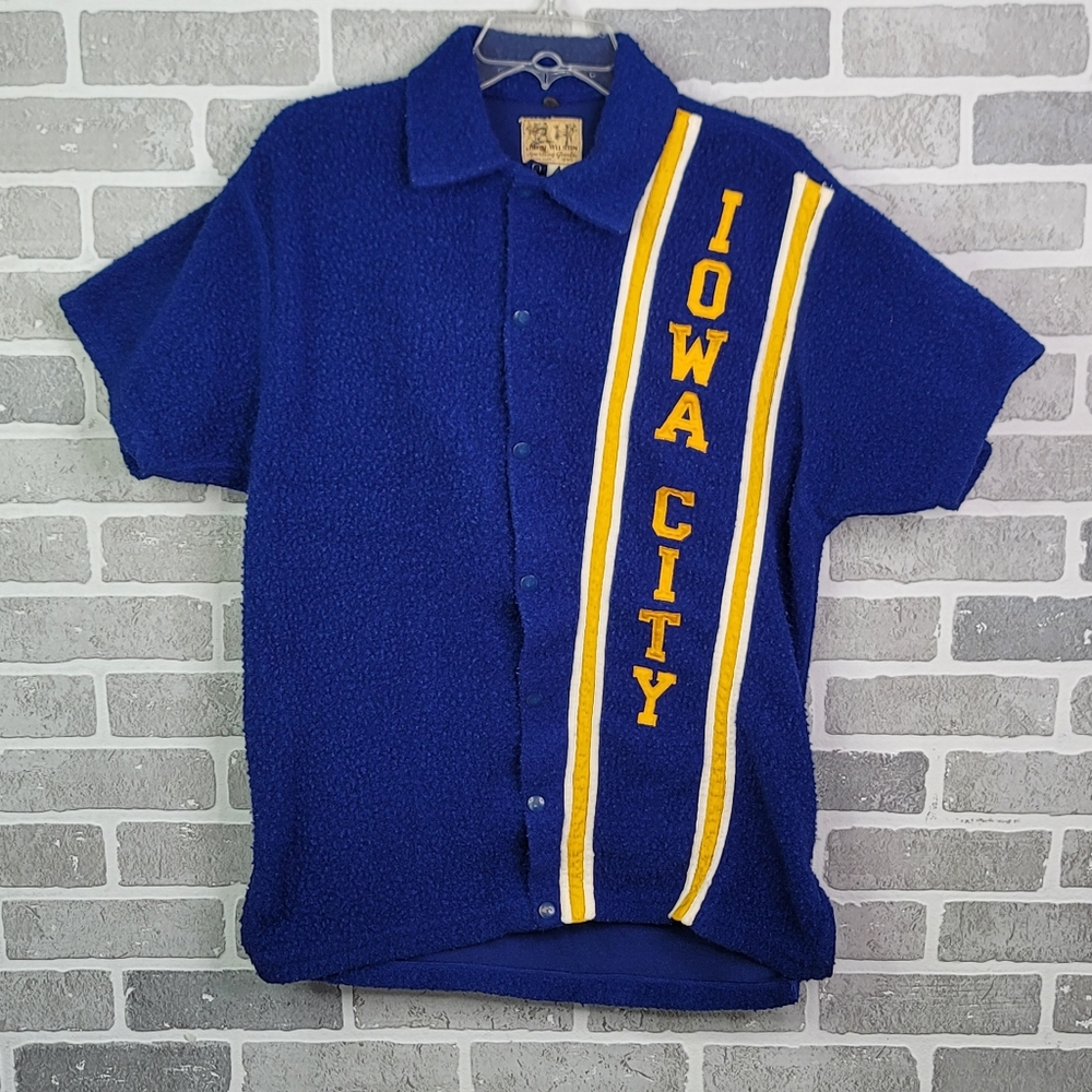 John Wilson Sporting Goods Iowa City Regina Vintage Basketball Warm Up Men's 42
